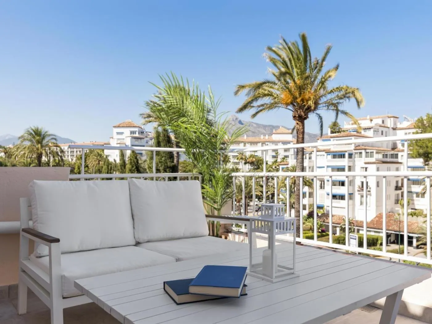 Soleado Atico Frente Al Mar En Puerto Banus Apartment Marbella Spain