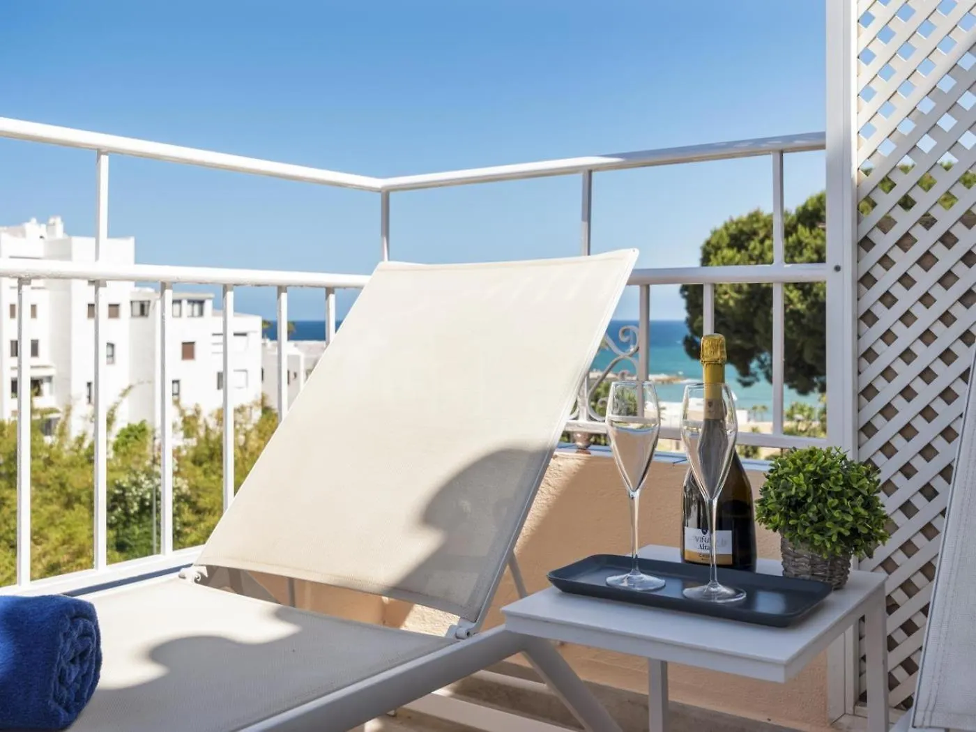 Soleado Atico Frente Al Mar En Puerto Banus Apartment Marbella