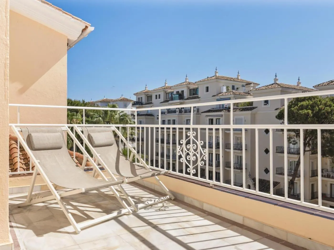Soleado Atico Frente Al Mar En Puerto Banus Apartment Marbella