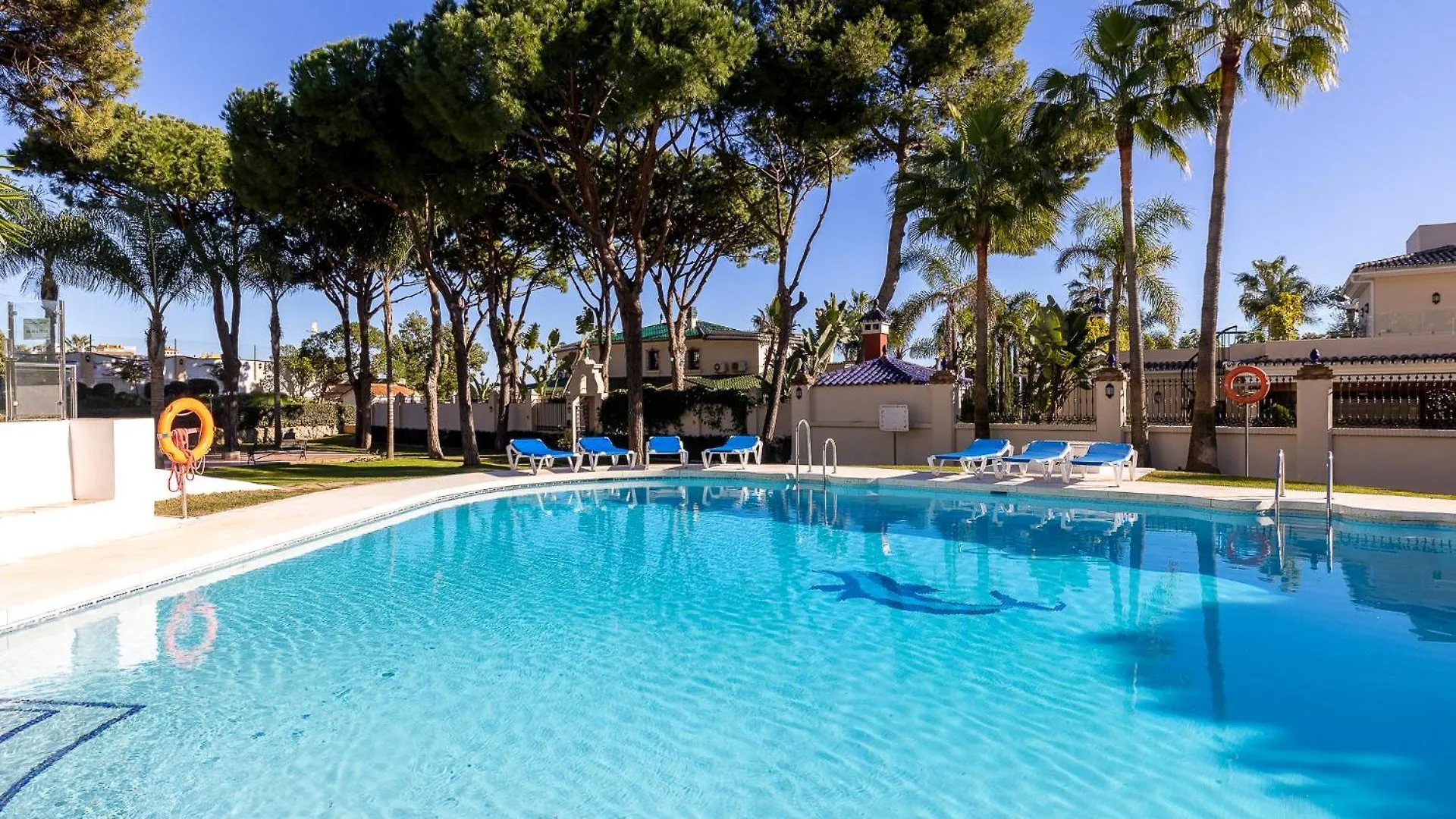 Soleado Atico Frente Al Mar En Puerto Banus Apartment Marbella Spain