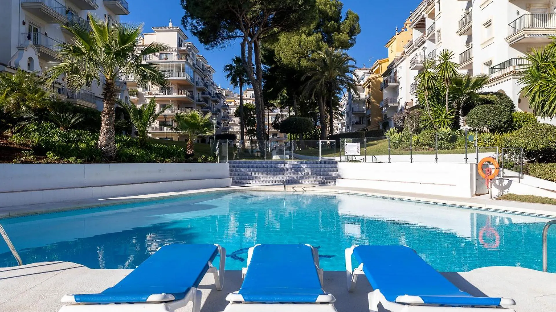Soleado Atico Frente Al Mar En Puerto Banus Apartment Marbella