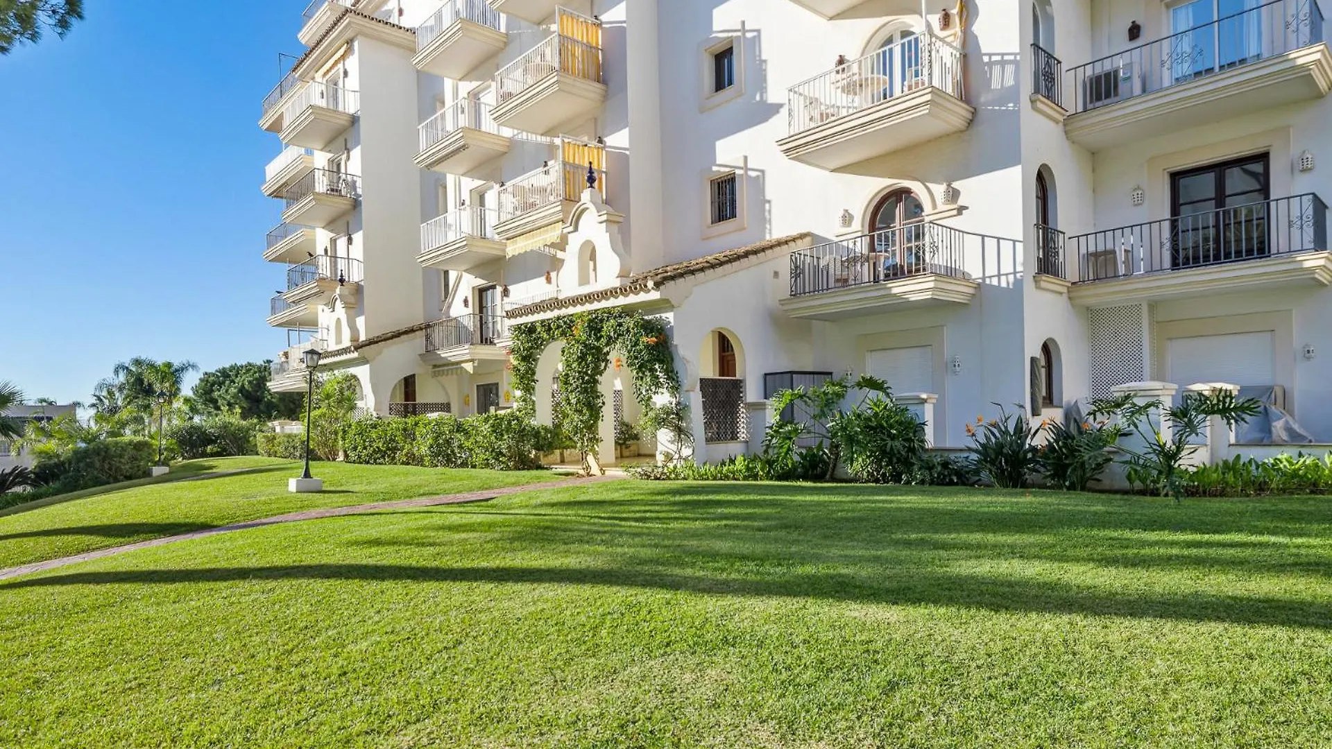Soleado Atico Frente Al Mar En Puerto Banus Apartment Marbella